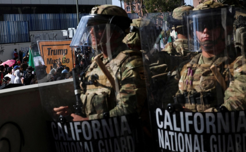 Калифорния подала в суд против Трампа