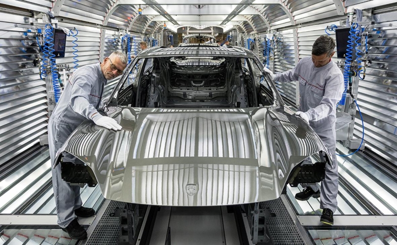 Кандидат в канцлеры Германии заявил, что бизнес страны «загнан в угол»