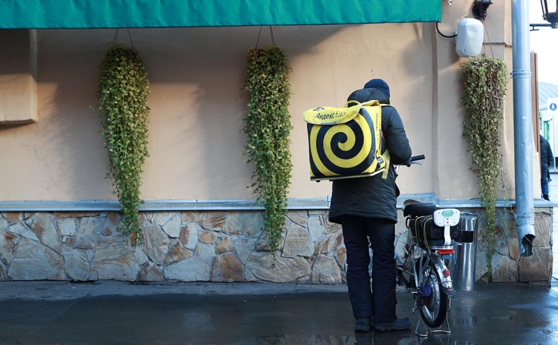 Кандидаты на работу курьера «постарели» на три года