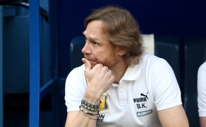 Карпина объявили главным тренером «Динамо» во время «Что? Где? Когда?»