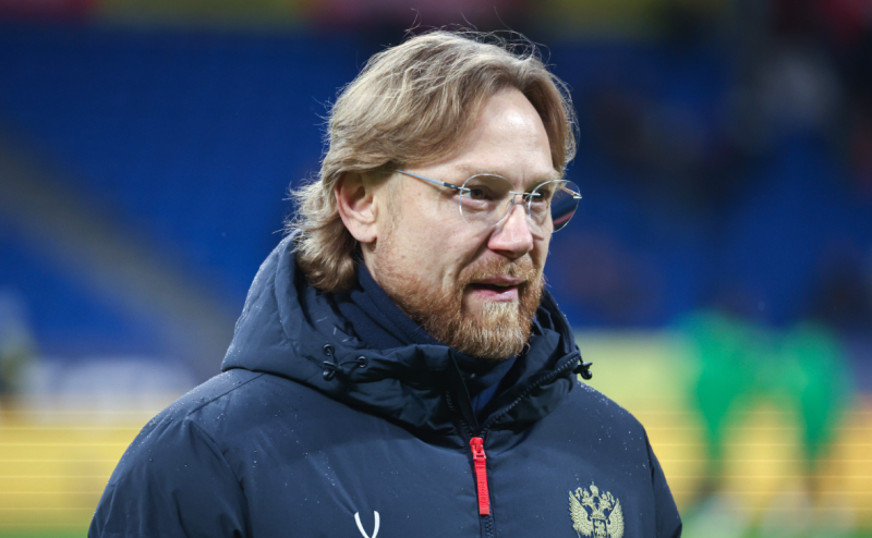 Карпина объявили главным тренером «Динамо» во время «Что? Где? Когда?»