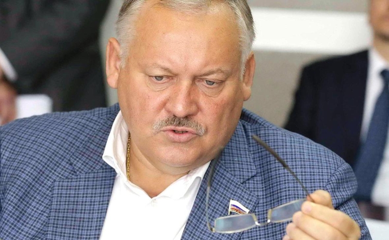 Казахстан не захотел пускать критиковавшего страну депутата Думы