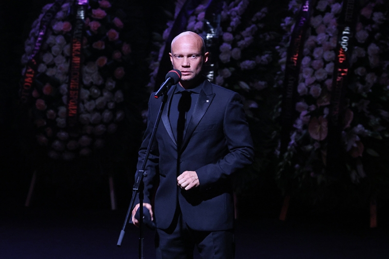 «Каждый считал КВН своим»: как прошла церемония прощания с Масляковым