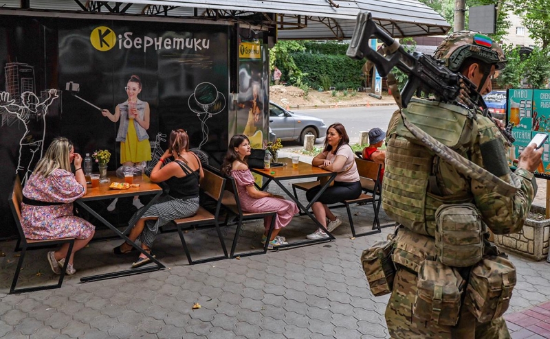 Киев откажется от полного запрета работать в занятых Россией регионах