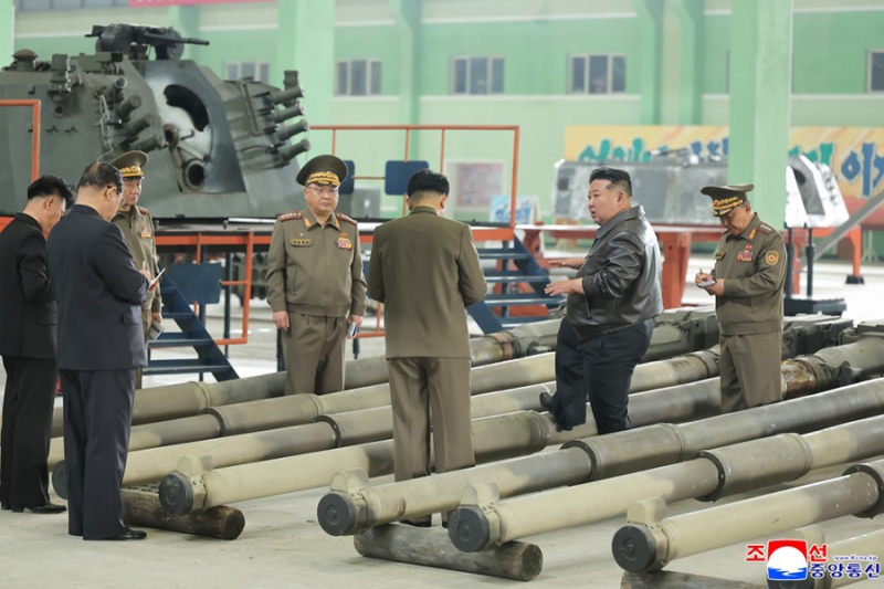 Ким Чен Ын увидел танки и напомнил о &laquo;второй бронетанковой революции&raquo;