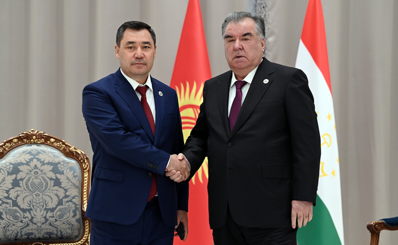 Киргизия и Таджикистан договорились отвести войска от границы