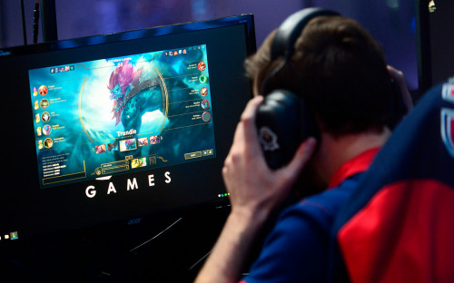 Кириенко призвал адекватнее относиться к увлечению компьютерными играм