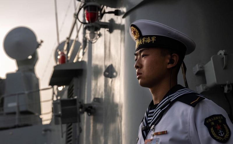 Китай установил флаг на спорном рифе вблизи важного форпоста Филиппин