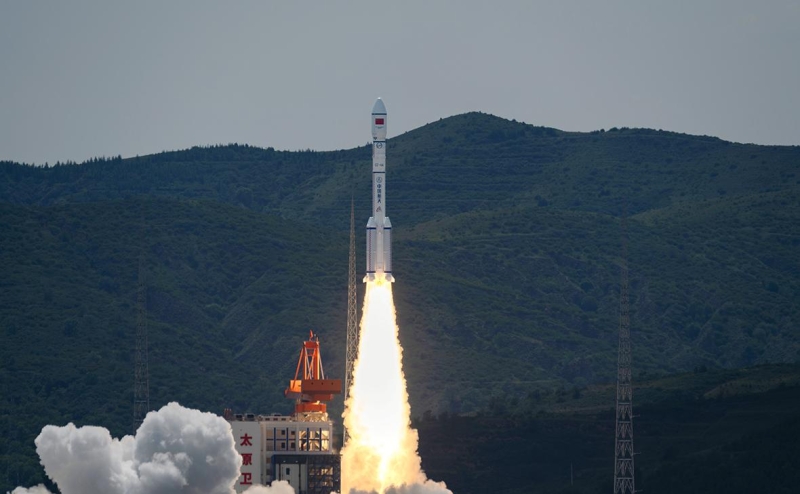 Китайские ученые предложили метать энергоресурсы с Луны на Землю