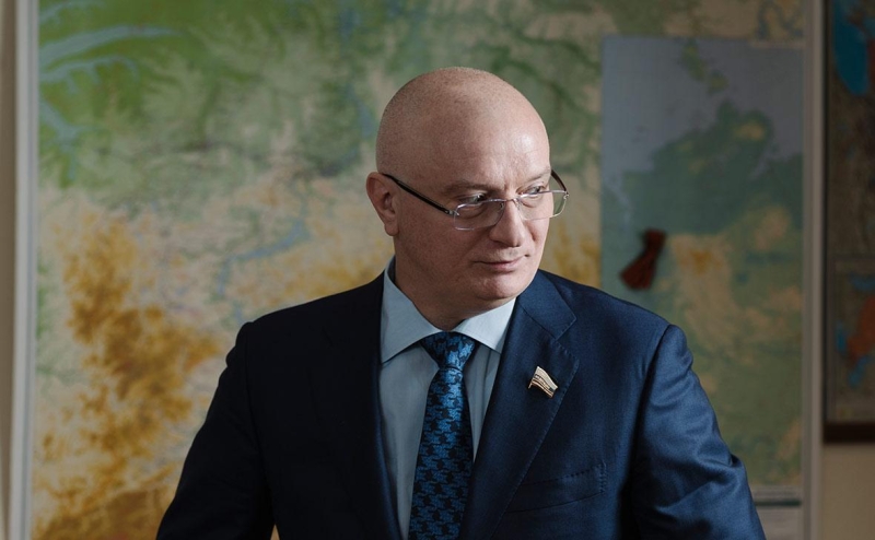 Клишас назвал странными поправки о записи на пересечение границы