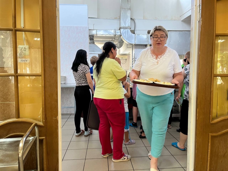 «Когда салют был — убежала»: как живут эвакуированные из Курской