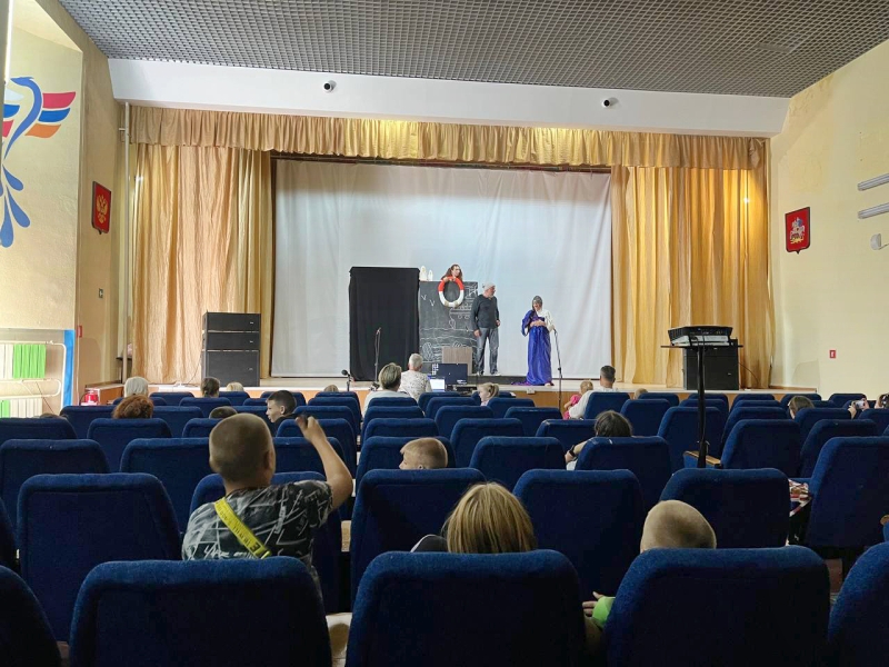 «Когда салют был — убежала»: как живут эвакуированные из Курской