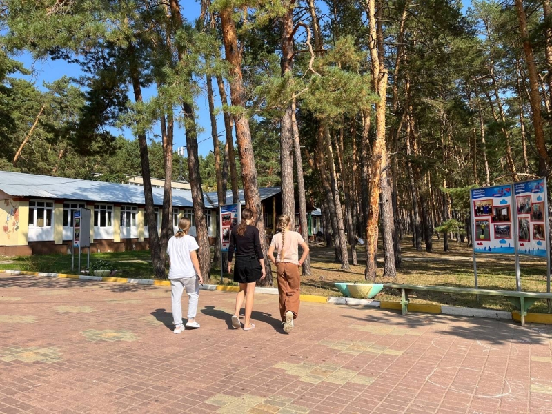 «Когда салют был — убежала»: как живут эвакуированные из Курской