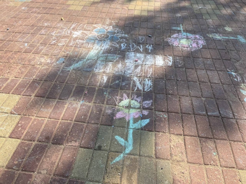 «Когда салют был — убежала»: как живут эвакуированные из Курской