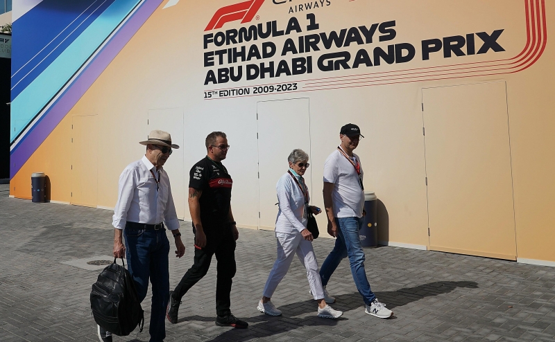 Команда — рекордсмен «Формулы-1» переименована в «Стейк»