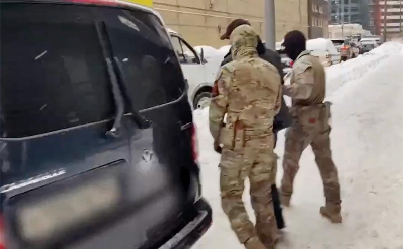 Командира СОБРа «Рысь» задержали после обнаружения тел с гирями на