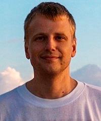 Комиков Комиссаренко и Романова лишили российского гражданства