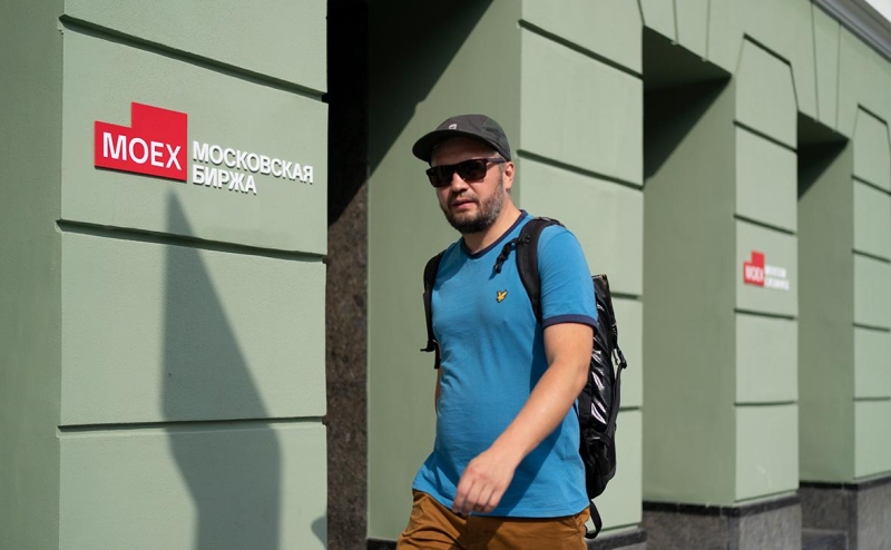 «Коммерсантъ» узнал о планах Мосбиржи по покупке своего брокера