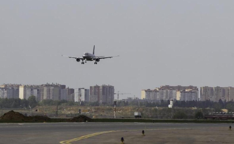 «Коммерсантъ» узнал о полетах самолетов в России с просроченными