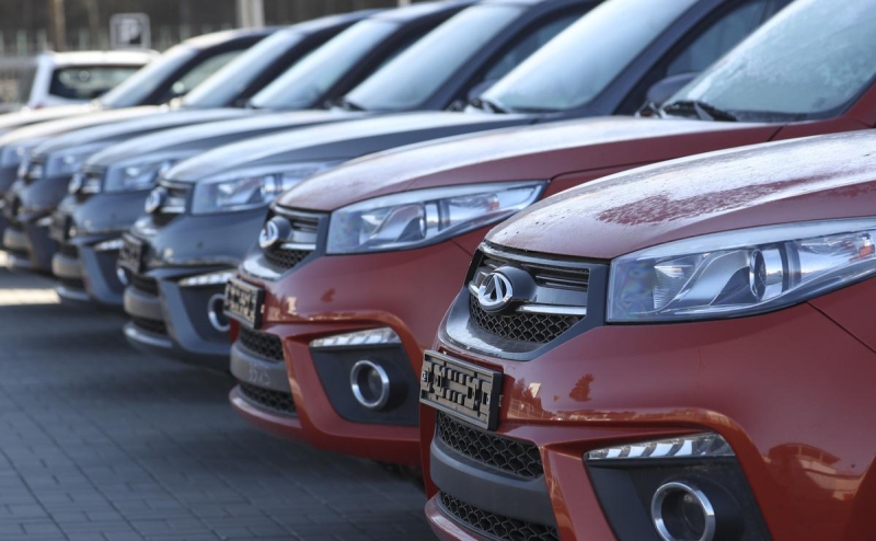 «Коммерсантъ» узнал о сокращении числа зарегистрированных машин