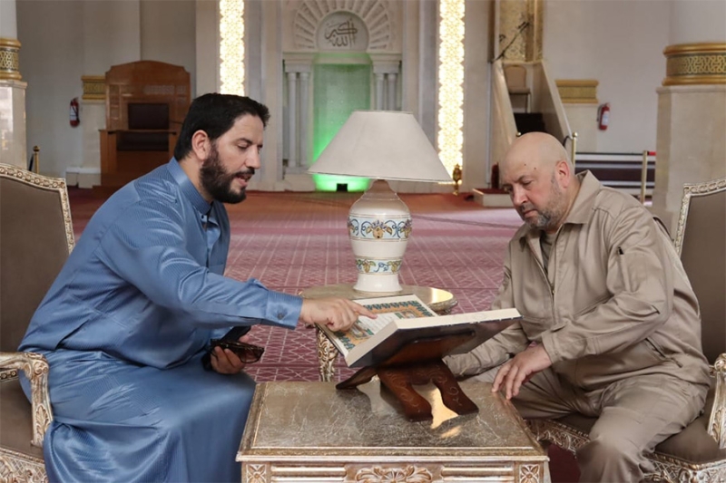 «Коммерсантъ» узнал о визите Суровикина в Алжир с делегацией