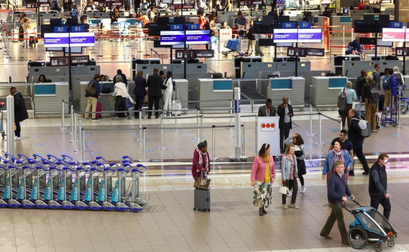 «Коммерсантъ» узнал о возможном введении допсбора с авиапассажиров