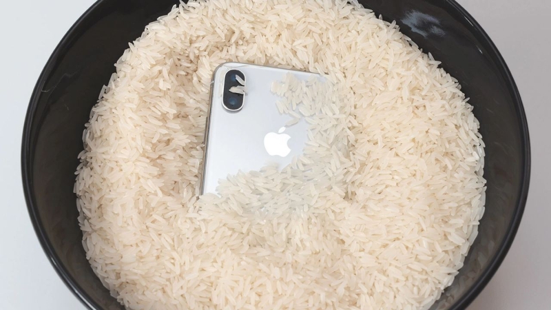 «Коммерсантъ» узнал причину уголовных дел на руководство общества