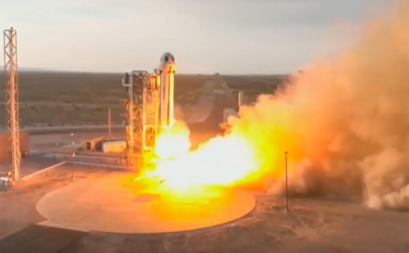 Корабль Blue Origin с Кэти Перри и невестой Безоса отправился в космос