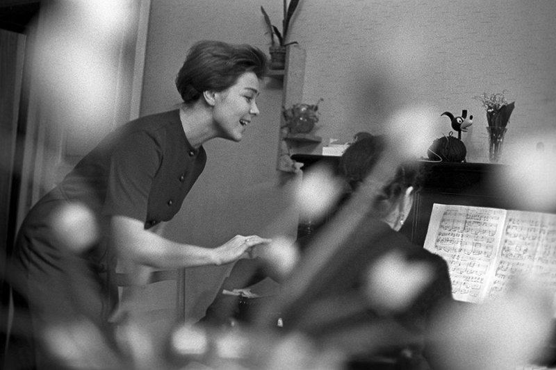 Корнет Шурочка и медсестра Зоя. Главные кадры из жизни Ларисы