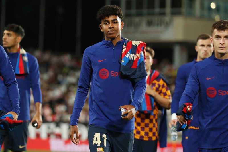 Король схватился за голову. Какие рекорды побил Ламин Ямаль до 18 лет