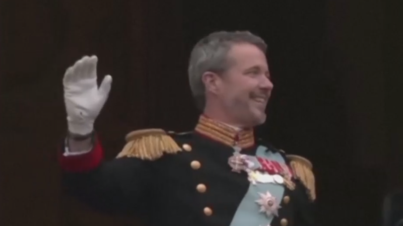 Королева Дании передала трон сыну