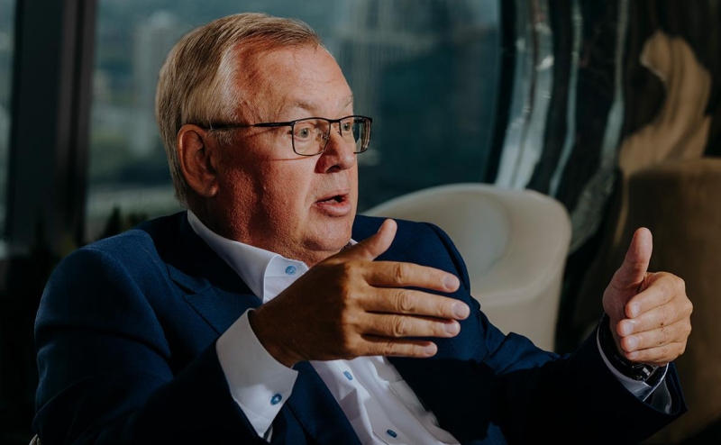 Костин предложил «пари на 10 щелчков» о решении ЦБ по ставке