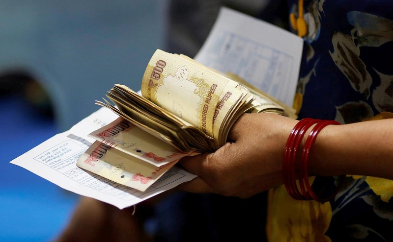 Костин рассказал о решении проблемы &laquo;зависших&raquo; в Индии рупий