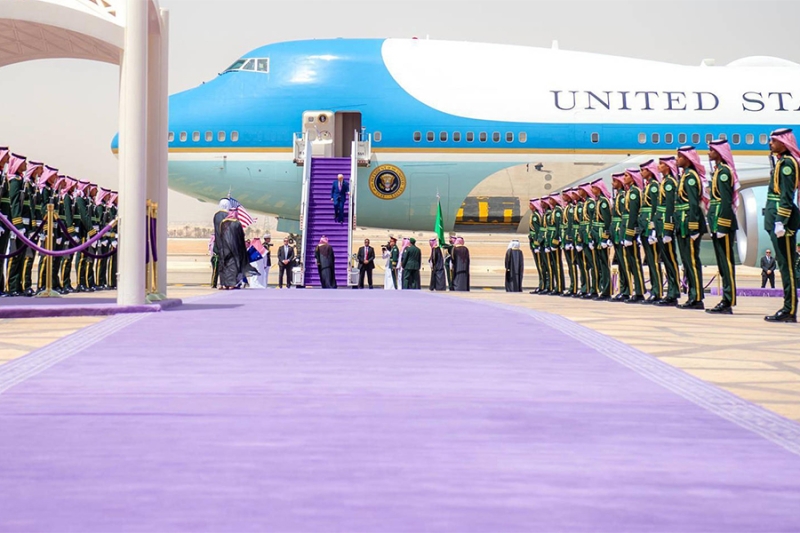 «Красивое место»: как Трамп съездил на Ближний Восток. Фотогалерея