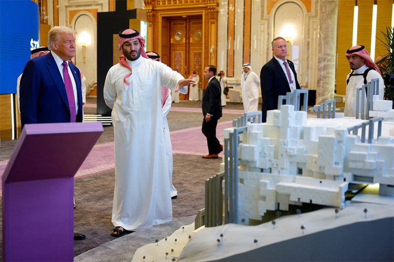 «Красивое место»: как Трамп съездил на Ближний Восток. Фотогалерея