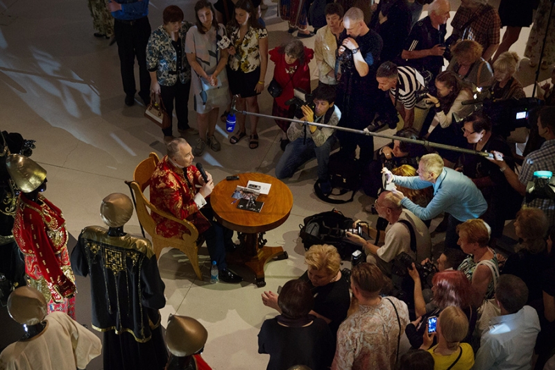 &laquo;Красный Диор&raquo; Слава Зайцев: каким был путь модельера из Иваново