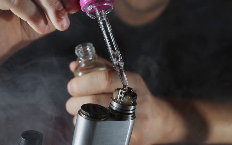 Крупнейшая табачная компания мира призвала запретить сигареты в Британ