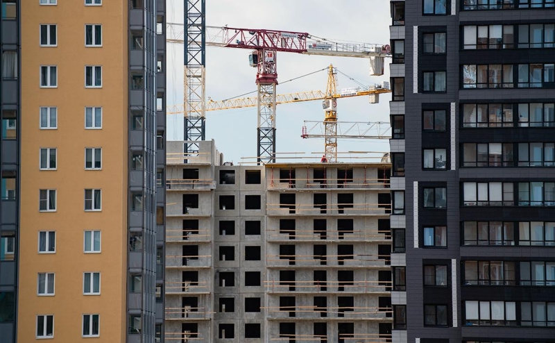 Крупные банки начали повышать ставки по ипотеке