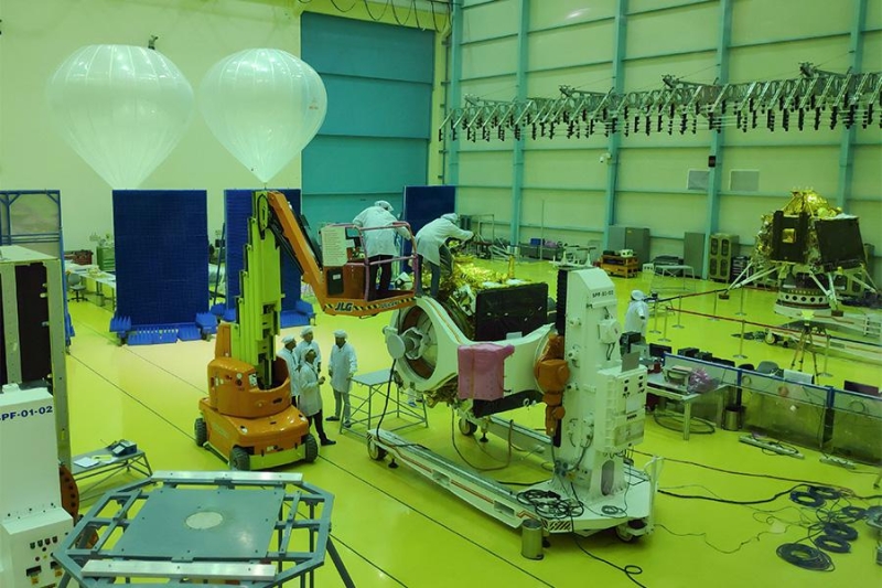 Крушение вместо посадки: какие аппараты упали на Луне за последние