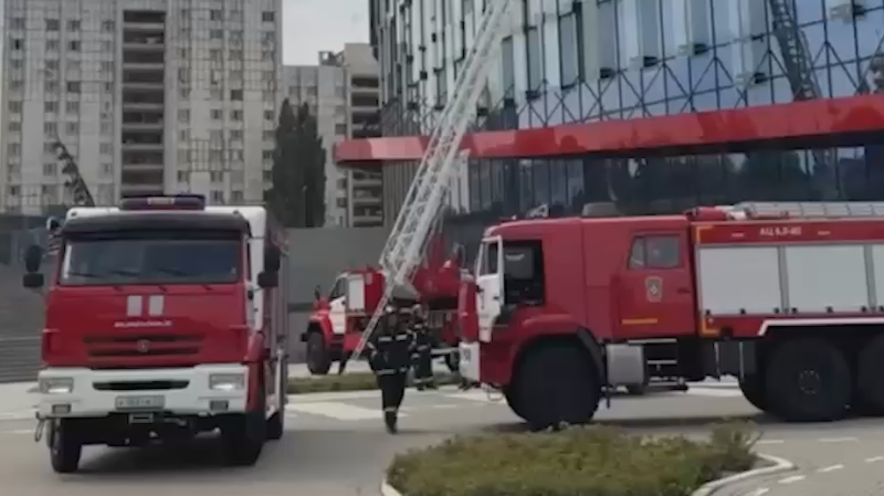 Крыша «Белгород Арены» загорелась после атаки дрона ВСУ