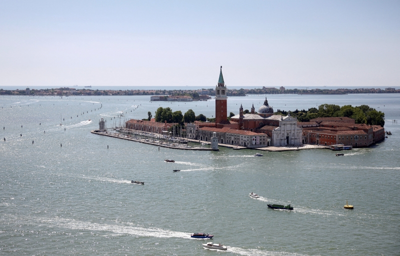 Кто приехал на свадьбу Джеффа Безоса. Фоторепортаж