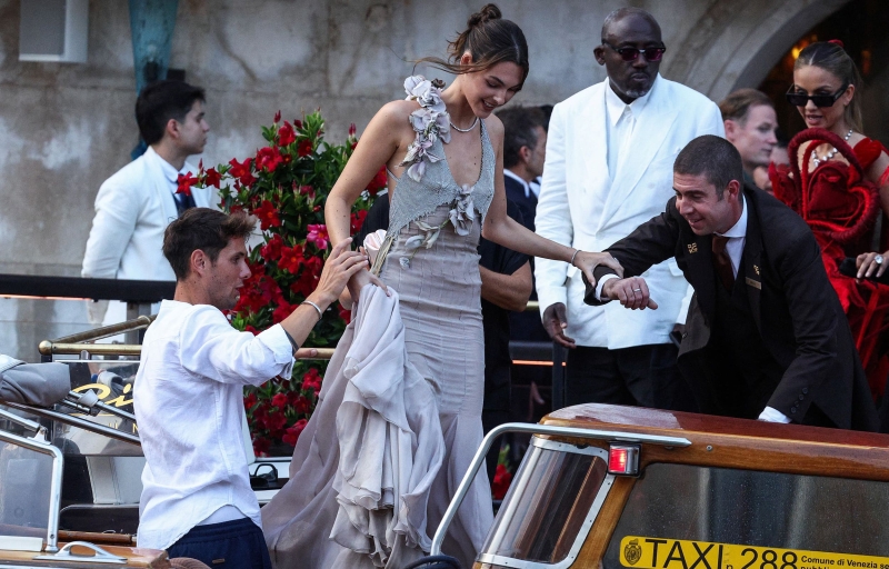 Кто приехал на свадьбу Джеффа Безоса. Фоторепортаж