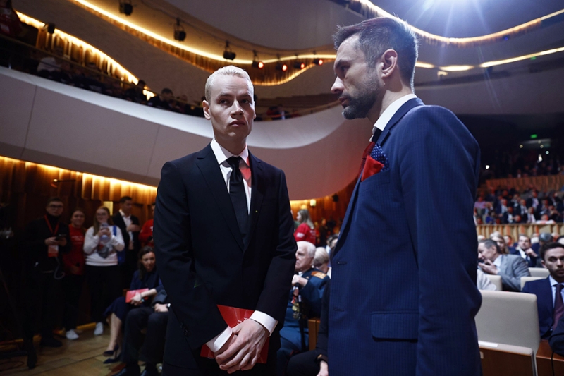 Кто пришел поддержать выдвижение Путина в президенты. Фотографии