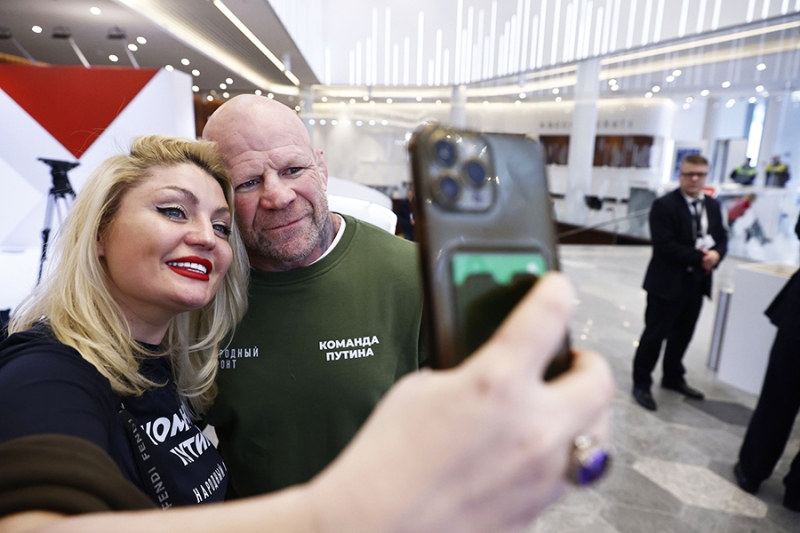 Кто пришел поддержать выдвижение Путина в президенты. Фотографии