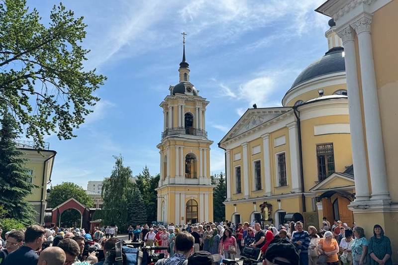 Кто пришел проститься с Анастасией Заворотнюк. Фотогалерея