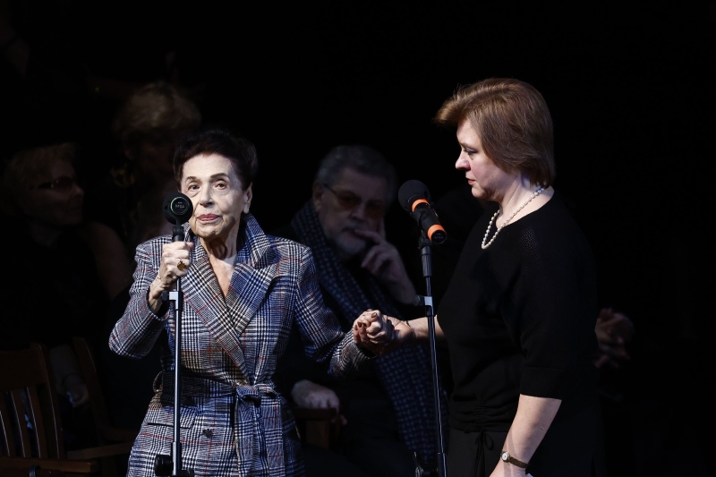 Кто пришел проститься с Верой Васильевой. Фоторепортаж