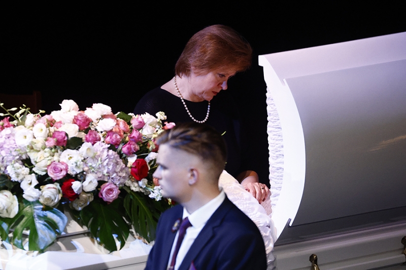 Кто пришел проститься с Верой Васильевой. Фоторепортаж