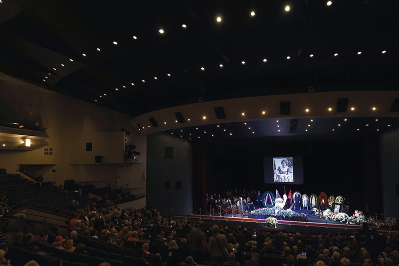 Кто пришел проститься с Верой Васильевой. Фоторепортаж