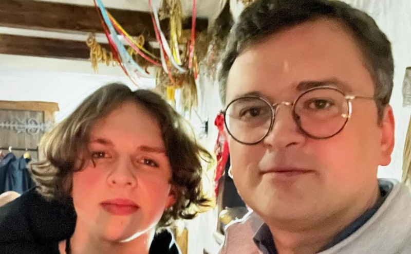 Кулеба отговорил 18-летнего сына от службы в ВСУ