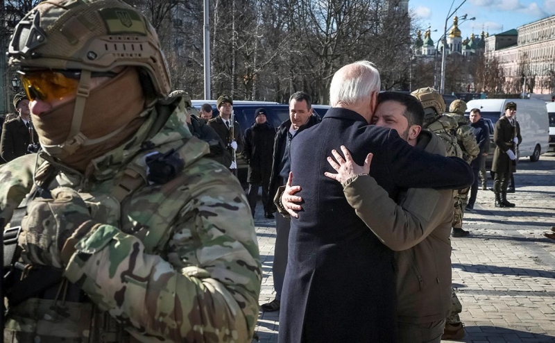 Кулеба заявил о подготовке Украины «к большой битве на двух фронтах»